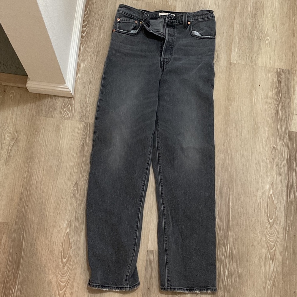 Dark wash levi jeans